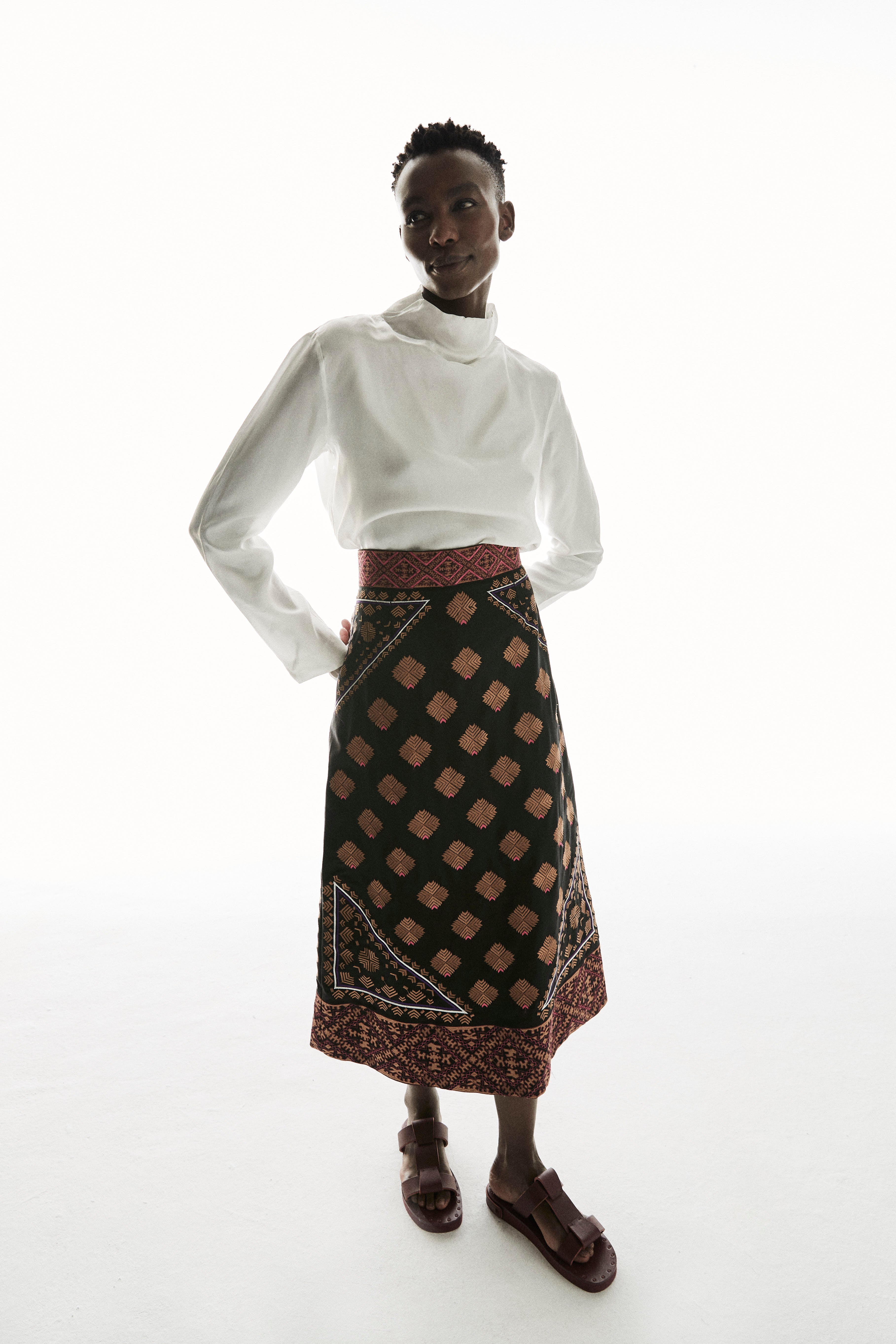 SHOP ALL VALERIA COTONER