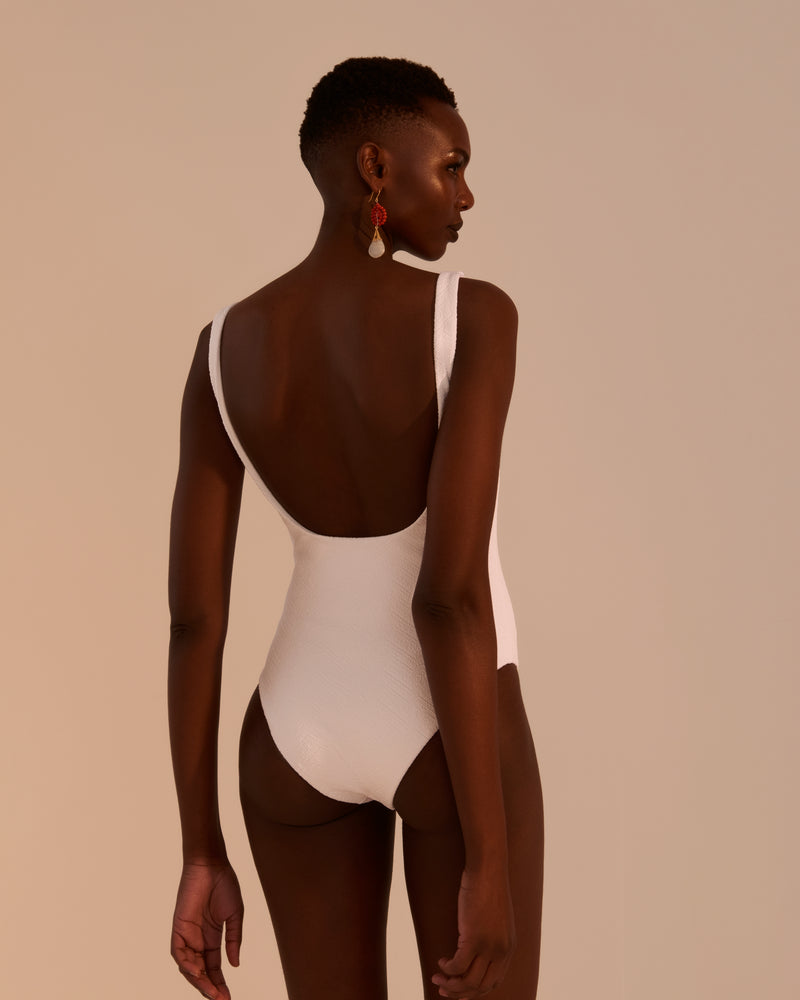 TRAJE DE BAÑO 44 